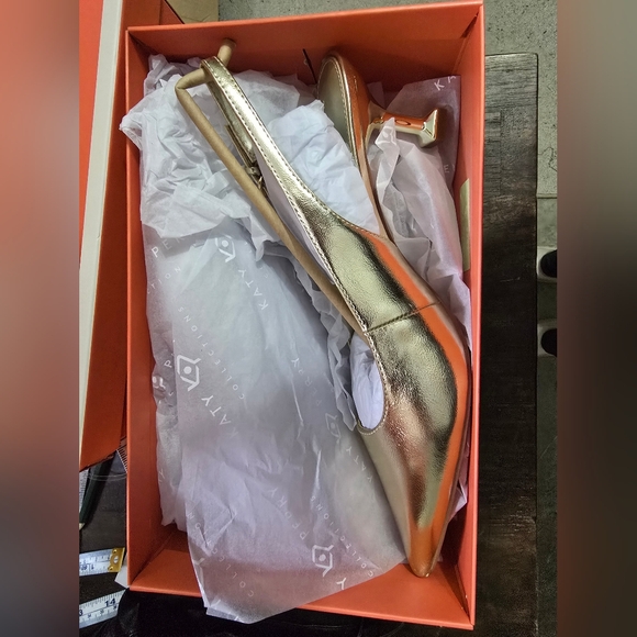 Size 11! Katy Perry Collections Gold Pointed Heels - Picture 4 of 5